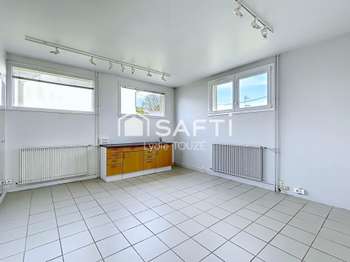 Bureaux et commerces 8 pièces
