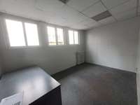 Bureaux et commerces 4 pièces