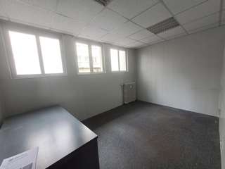 Bureaux et commerces 4 pièces