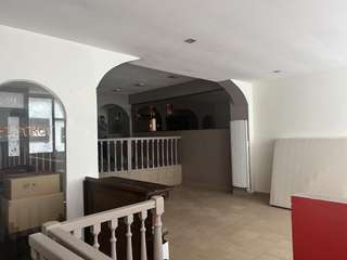 Bureaux et commerces 4 pièces