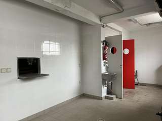 Bureaux et commerces 4 pièces