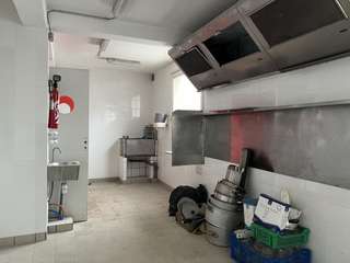 Bureaux et commerces 4 pièces