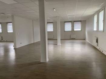 Bureaux et commerces 8 pièces
