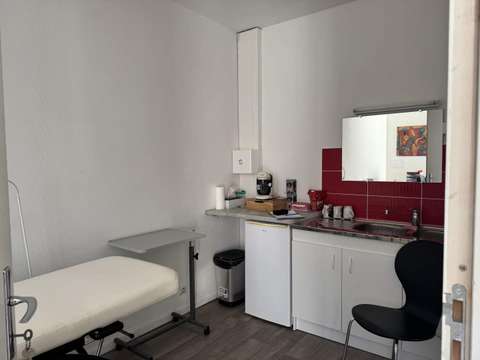 Bureaux et commerces 4 pièces Bureaux et commerces 4 pièces
