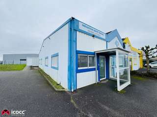 Bureaux et commerces 8 pièces