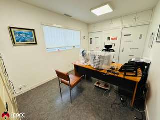 Bureaux et commerces 8 pièces