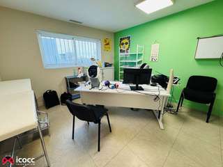 Bureaux et commerces 8 pièces