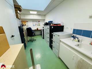 Bureaux et commerces 8 pièces