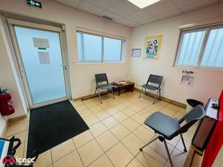 Bureaux et commerces 8 pièces