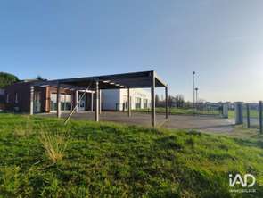 Vente Bureaux et commerces 566 m&sup2;Lugon-et-l'Île-du-Carnay