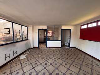 Bureaux et commerces 6 pièces