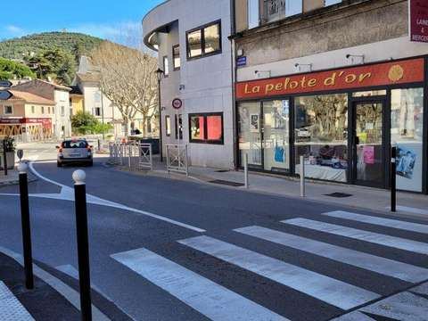 Bureaux et commerces Manosque 04