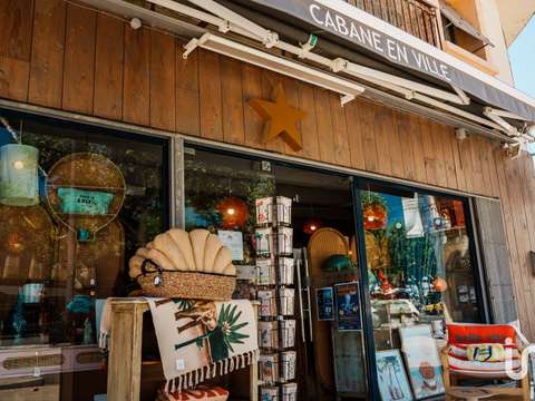 Bureaux et commerces Mèze 34