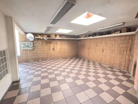 Bureaux et commerces 7 pièces