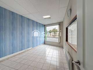 Bureaux et commerces 4 pièces