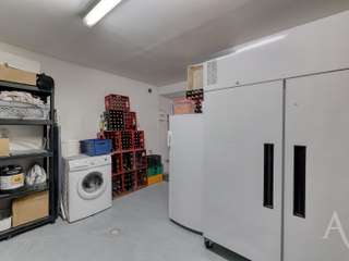 Bureaux et commerces 4 pièces