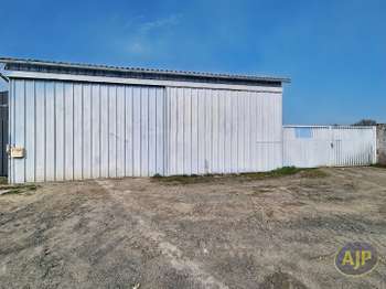 Bureaux et commerces Montaigu 85