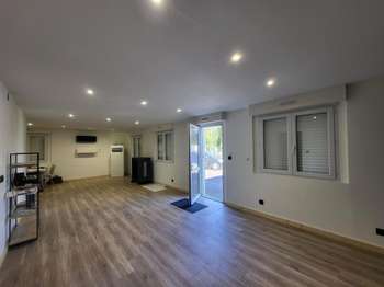 Vente Bureaux et commerces 320 m&sup2;Montfort-sur-Meu