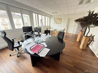 Bureaux et commerces 10 pièces