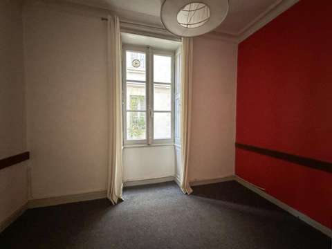 Bureaux et commerces 4 pièces