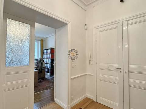 Bureaux et commerces 5 pièces