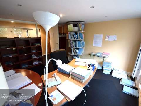 Bureaux et commerces 6 pièces