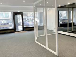 Bureaux et commerces 4 pièces