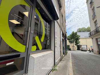 Bureaux et commerces 4 pièces Bureaux et commerces 4 pièces