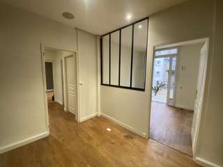 Bureaux et commerces 4 pièces