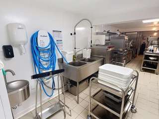 Bureaux et commerces 4 pièces