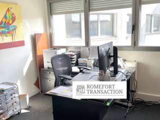 Bureaux et commerces 19 pièces