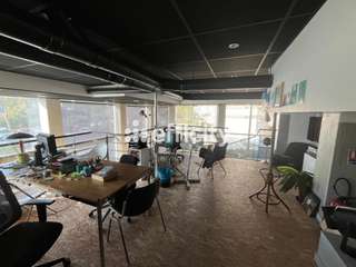 Bureaux et commerces 8 pièces