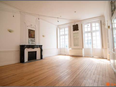 Bureaux et commerces 8 pièces Nantes Quartier CHU 44