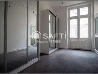 Bureaux et commerces 8 pièces