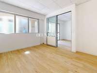 Bureaux et commerces 4 pièces Bureaux et commerces 4 pièces