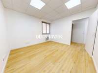 Bureaux et commerces 4 pièces