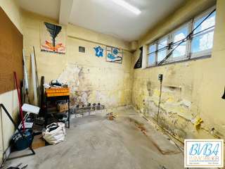 Bureaux et commerces 4 pièces