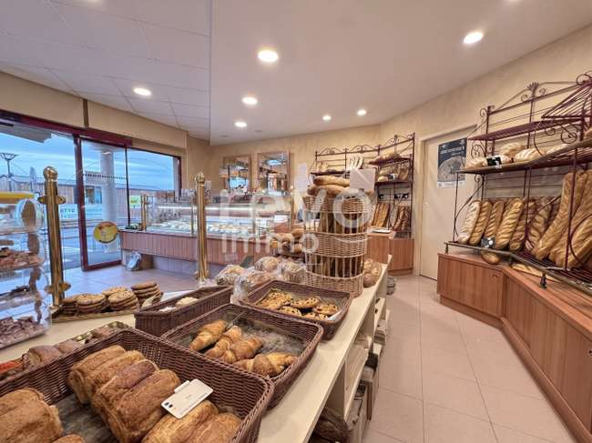 Local commercial 4 pièces · à Orée d'Anjou · 312 000 €