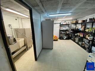 Bureaux et commerces 13 pièces