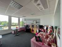Bureaux et commerces 4 pièces