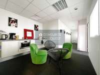 Bureaux et commerces 4 pièces