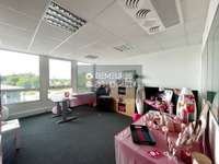 Bureaux et commerces 4 pièces