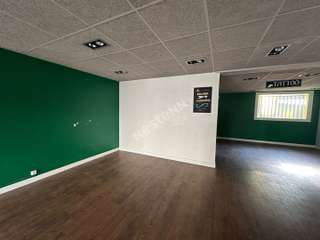 Bureaux et commerces 3 pièces