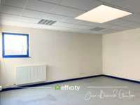 Bureaux et commerces 6 pièces