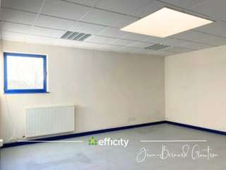 Bureaux et commerces 6 pièces