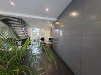 Bureaux et commerces 5 pièces