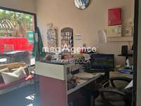 Bureaux et commerces 14 pièces