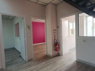 Bureaux et commerces 3 pièces