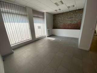 Bureaux et commerces 8 pièces