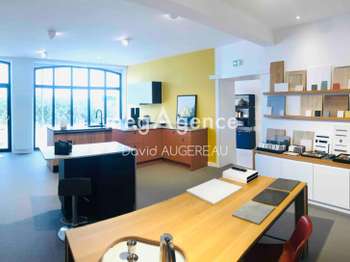 Bureaux et commerces 4 pièces Bureaux et commerces 4 pièces